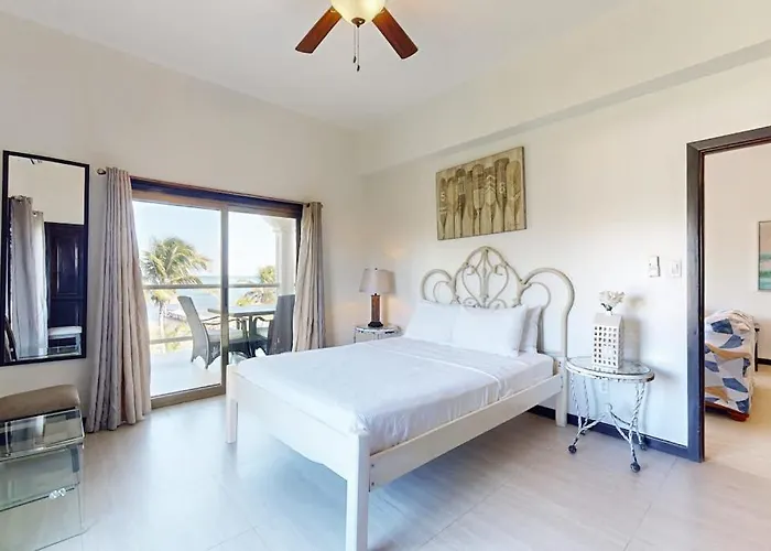Serene Oceanfront With Shared Pool Ocean View Wifi & Partial Ac Сasa de vacaciones San Pedro (Ambergris Caye)