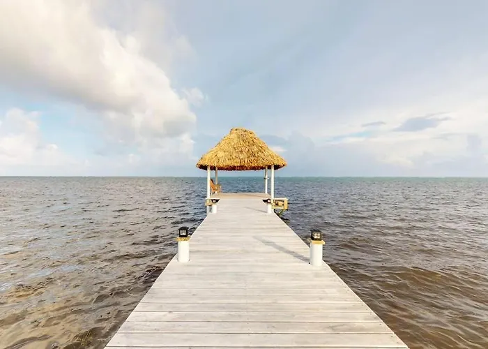 Сasa de vacaciones Serene Oceanfront With Shared Pool Ocean View Wifi & Partial Ac
