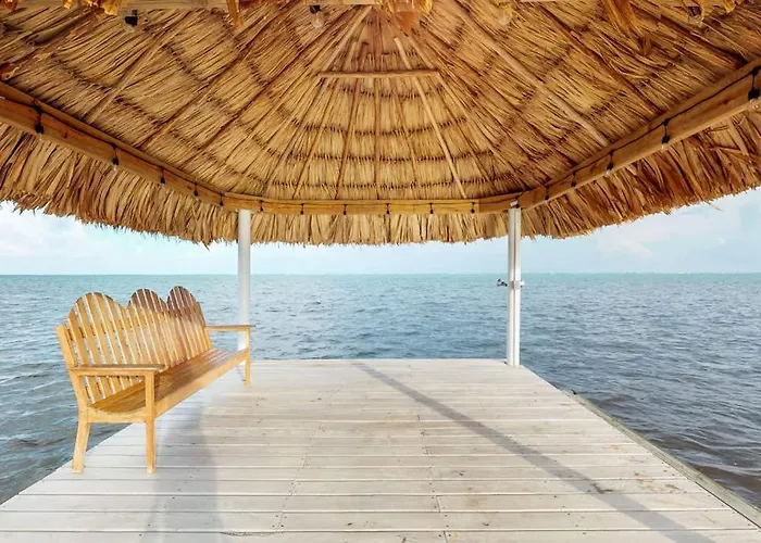 Сasa de vacaciones Serene Oceanfront With Shared Pool Ocean View Wifi & Partial Ac